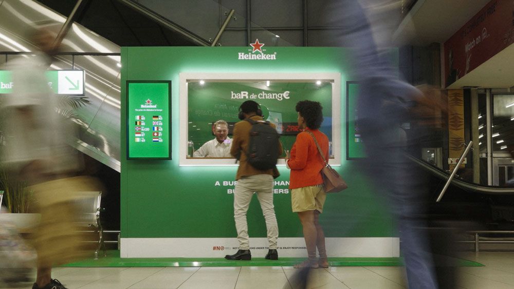 Heineken turns exchange rates into shared moments with ‘Bar De Change’ activation